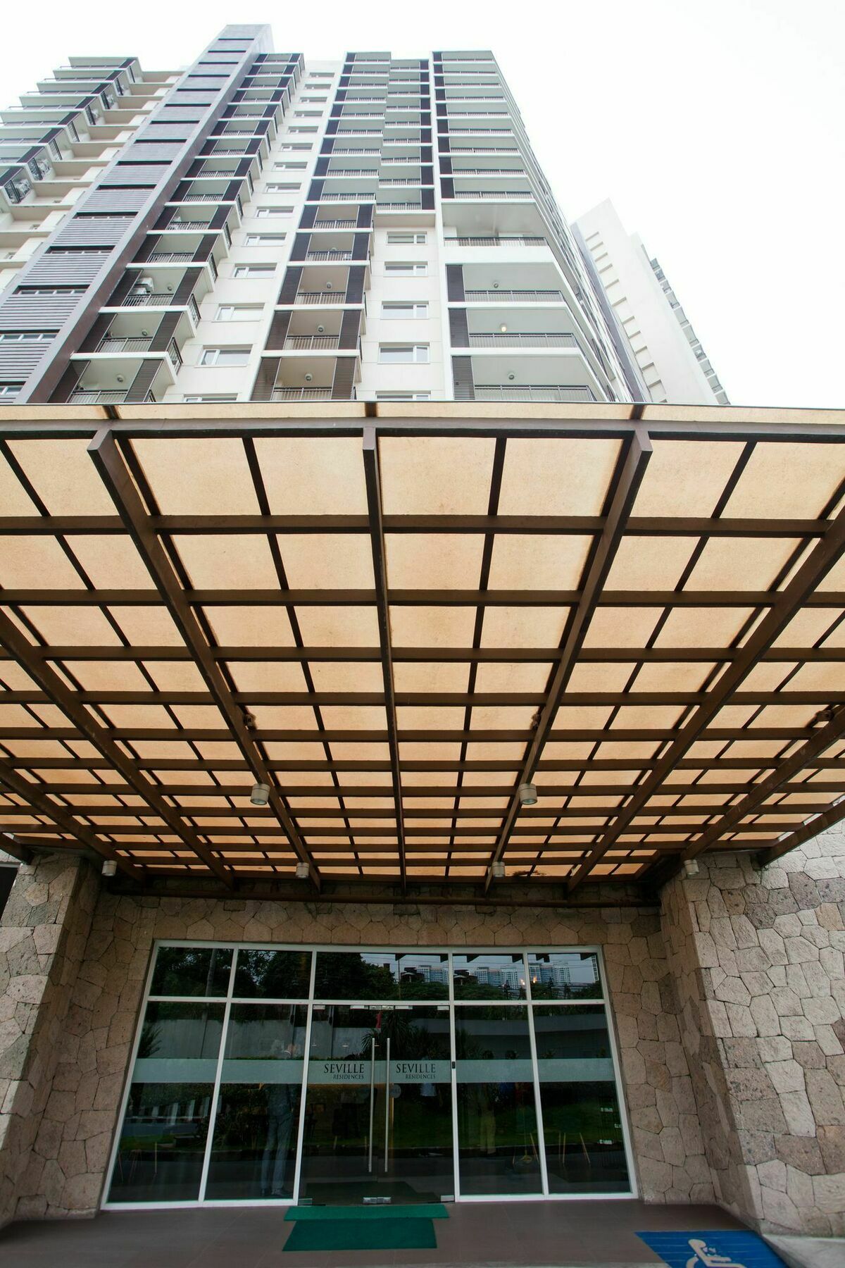 The Cirque Serviced Residences Ciudad Quezon Exterior foto